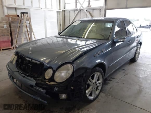 ✅ 2005 Mercedes-Benz E 500 • VIN: WDBUF70J55A627956 • Lot: 41854732. Wystawiony na IAAI z przebiegiem 223 945 mil. Bezpłatny archiwum sprzedaży aukcyjnych z USA i szczegółowy raport historii pojazdu na DreamBid. Zdjęcie 17.