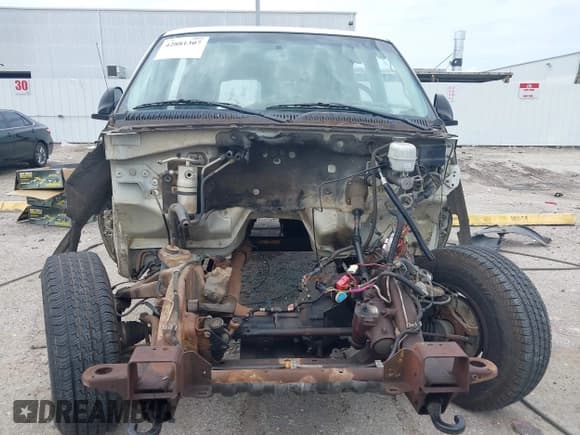 ✅ 2004 Chevrolet Suburban LT • VIN: 3GNGK26U24G303577 • Lot: 42881307. Wystawiony na IAAI z przebiegiem Nie podano. Bezpłatny archiwum sprzedaży aukcyjnych z USA i szczegółowy raport historii pojazdu na DreamBid. Zdjęcie 12.