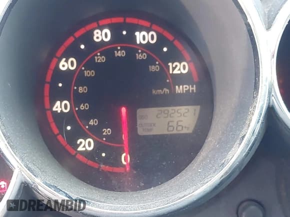 ✅ 2006 Toyota Matrix STD • VIN: 2T1KR32E66C598148 • Лот: 43551515. Опубликован ранее на IAAI с пробегом 292 521 миль. Бесплатный доступ к архиву аукционных продаж из США и подробный отчёт об истории автомобиля на DreamBid. Изображение 15.