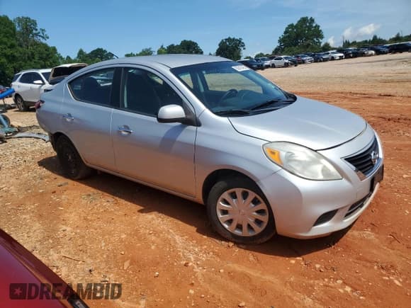 ✅ 2014 Nissan Versa SV • VIN: 3N1CN7AP7EL816042 • Lot: 65903395. Wystawiony na Copart z przebiegiem 181 149 mil. Bezpłatny archiwum sprzedaży aukcyjnych z USA i szczegółowy raport historii pojazdu na DreamBid. Zdjęcie 4.