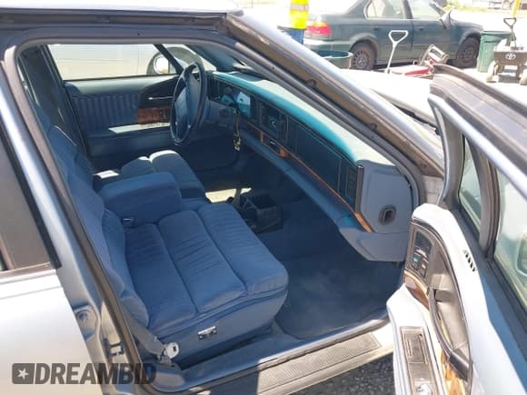 ✅ 1996 Buick Park Avenue • VIN: 1G4CW52K3TH601783 • Lot: 42826469. Wystawiony na IAAI z przebiegiem 196 352 mil. Bezpłatny archiwum sprzedaży aukcyjnych z USA i szczegółowy raport historii pojazdu na DreamBid. Zdjęcie 5.