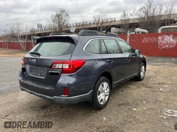 ✅ 2015 Subaru Outback 2.5i • VIN: 4S4BSAAC3F3233343 • Лот: 53119815. Опубликован ранее на Copart с пробегом 213 995 миль. Бесплатный доступ к архиву аукционных продаж из США и подробный отчёт об истории автомобиля на DreamBid. Изображение 4.