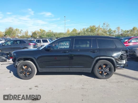 ✅ 2023 Jeep Grand Cherokee Altitude X • VIN: 1C4RJKAG1P8812950 • Lot: 43428952. Listed on IAAI with 33,890 mi. Free auction sales archive from the USA and detailed vehicle history report at DreamBid. Image 15.