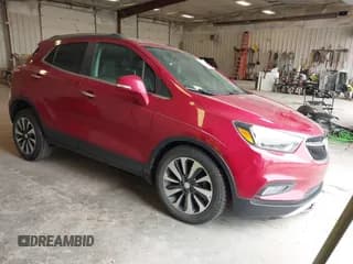 ✅ 2019 Buick Encore Essence • VIN: KL4CJCSM5KB741077 • Lot: 42277138. Wystawiony na IAAI z przebiegiem 64 519 mil. Bezpłatny archiwum sprzedaży aukcyjnych z USA i szczegółowy raport historii pojazdu na DreamBid. Zdjęcie 1.
