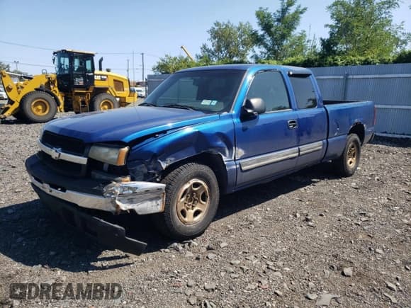 ✅ 2003 Chevrolet Silverado 1500 • VIN: 2GCEC19V431393432 • Лот: 70439904. Опубликован ранее на Copart с пробегом 326 454 миль. Бесплатный доступ к архиву аукционных продаж из США и подробный отчёт об истории автомобиля на DreamBid. Изображение 1.