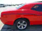 2016 Dodge Challenger SXT Plus z VIN 2C3CDZAG6GH137763, wystawiony jako IAAI lot #43310704 z przebiegiem 119 926 mil mil oraz . Historia ofert i sprzedaży dostępna na DreamBid. Obrazek 18.