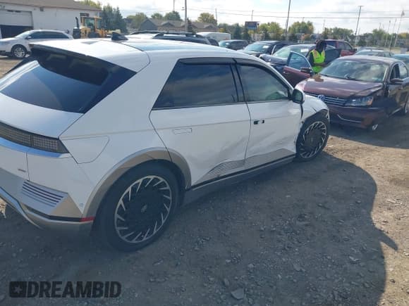 ✅ 2022 Hyundai Ioniq 5 Limited • VIN: KM8KRDAF1NU067307 • Lot: 43434786. Listed on IAAI with 28,067 mi. Free auction sales archive from the USA and detailed vehicle history report at DreamBid. Image 4.