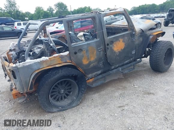 ✅ 2016 Jeep Wrangler Unlimited Sport • VIN: 1C4BJWDG7GL330243 • Lot: 42678134. Listed on IAAI with Not provided. Free auction sales archive from the USA and detailed vehicle history report at DreamBid. Image 12.