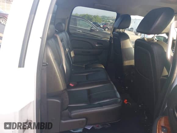 2007 Chevrolet Silverado 1500 1LT with VIN 2GCEK13M271625115, listed as a IAAI auction lot 42682178 with 121,597 mi miles and . Bid and sale history available at DreamBid. Image 8.