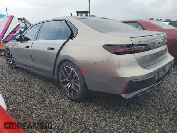 ✅ 2023 BMW 7 Series 760i xDrive • VIN: WBA33EJ09PCL80977 • Лот: 74082454. Опубликован ранее на Copart с пробегом Не указан. Бесплатный доступ к архиву аукционных продаж из США и подробный отчёт об истории автомобиля на DreamBid. Изображение 2.