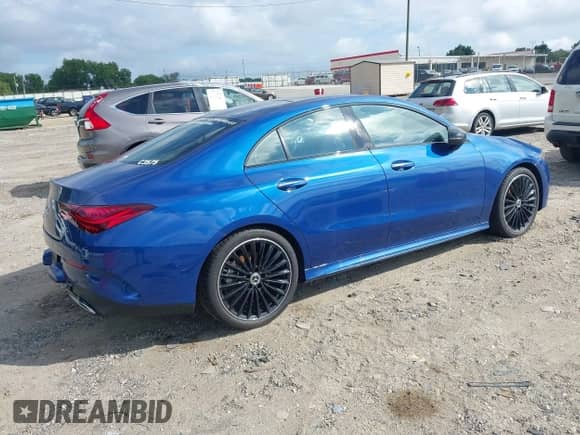 2025 Mercedes-Benz CLA 250 с VIN W1K5J4GB2SN517412, выставлен на аукционе IAAI как лот 42625690 с пробегом 1 047 миль миль и . История ставок и продаж доступна на DreamBid. Изображение 4.