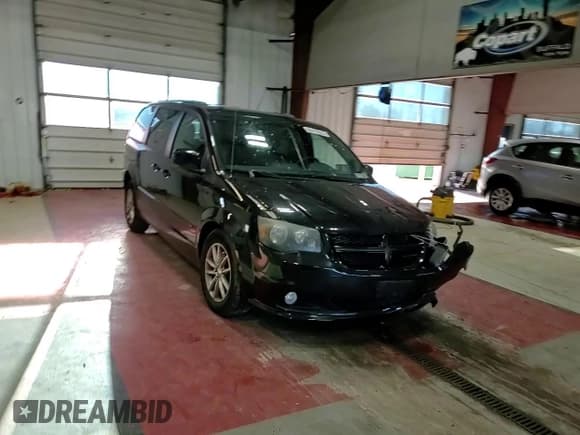 ✅ 2014 Dodge Grand Caravan R/T • VIN: 2C4RDGEG1ER451638 • Lot: 90418225. Listed on Copart with 87,999 mi. Free auction sales archive from the USA and detailed vehicle history report at DreamBid. Image 15.