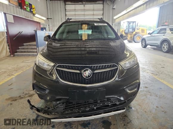 ✅ 2020 Buick Encore Preferred • VIN: KL4CJESB6LB326748 • Lot: 70831245. Wystawiony na Copart z przebiegiem 98 750 mil. Bezpłatny archiwum sprzedaży aukcyjnych z USA i szczegółowy raport historii pojazdu na DreamBid. Zdjęcie 5.