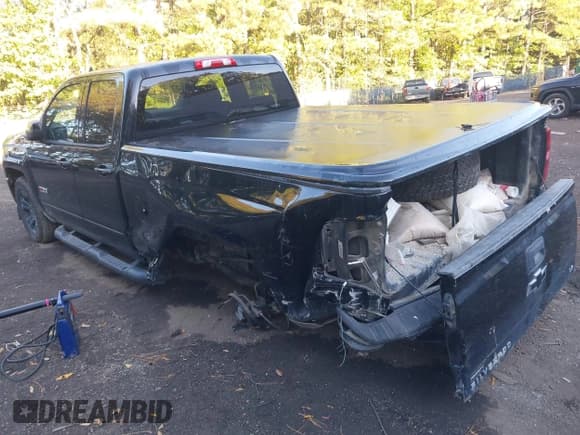 ✅ 2019 Chevrolet Silverado 1500 LT • VIN: 2GCVKPEC7K1217712 • Lot: 43382960. Wystawiony na IAAI z przebiegiem 84 088 mil. Bezpłatny archiwum sprzedaży aukcyjnych z USA i szczegółowy raport historii pojazdu na DreamBid. Zdjęcie 3.