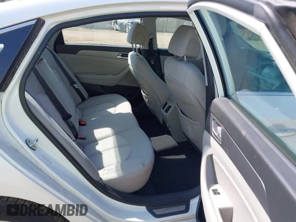 ✅ 2016 Hyundai Sonata • VIN: KMHE14L29GA021355 • Лот: 43240312. Опубликован ранее на IAAI с пробегом 87 076 миль. Бесплатный доступ к архиву аукционных продаж из США и подробный отчёт об истории автомобиля на DreamBid. Изображение 8.