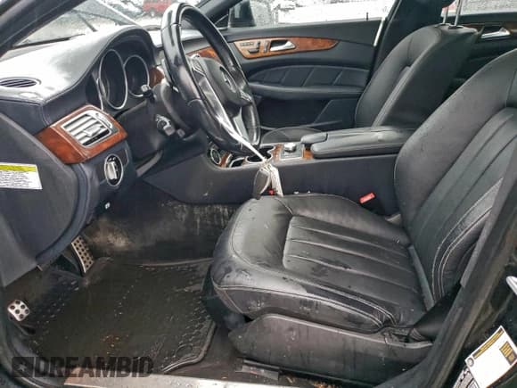 ✅ 2012 Mercedes-Benz CLS 550 • VIN: WDDLJ9BB6CA053996 • Lot: 96100905. Wystawiony na Copart z przebiegiem 95 180 mil. Bezpłatny archiwum sprzedaży aukcyjnych z USA i szczegółowy raport historii pojazdu na DreamBid. Zdjęcie 7.