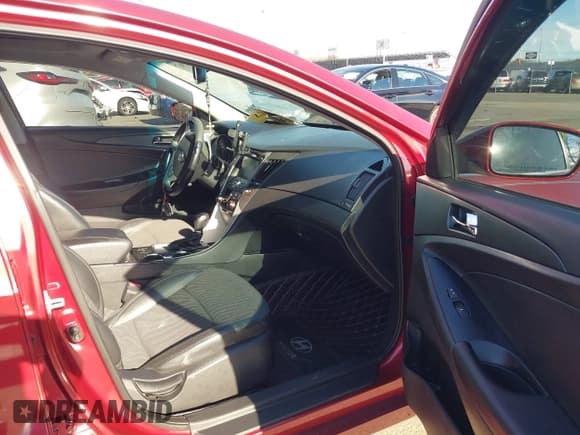 ✅ 2013 Hyundai Sonata SE • VIN: 5NPEC4AC6DH629171 • Lot: 43629675. Listed on IAAI with 80,727 mi. Free auction sales archive from the USA and detailed vehicle history report at DreamBid. Image 5.