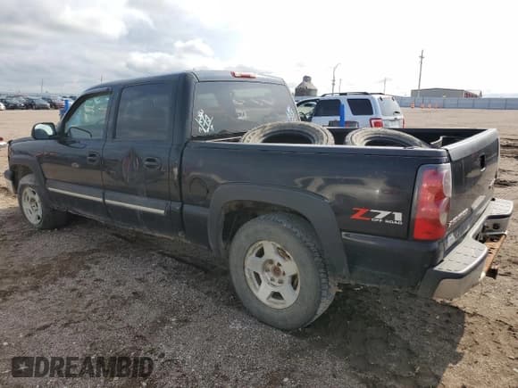 ✅ 2005 Chevrolet Silverado 1500 Z71 • VIN: 2GCEK13T551101316 • Лот: 66471784. Опубликован ранее на Copart с пробегом 389 834 миль. Бесплатный доступ к архиву аукционных продаж из США и подробный отчёт об истории автомобиля на DreamBid. Изображение 2.