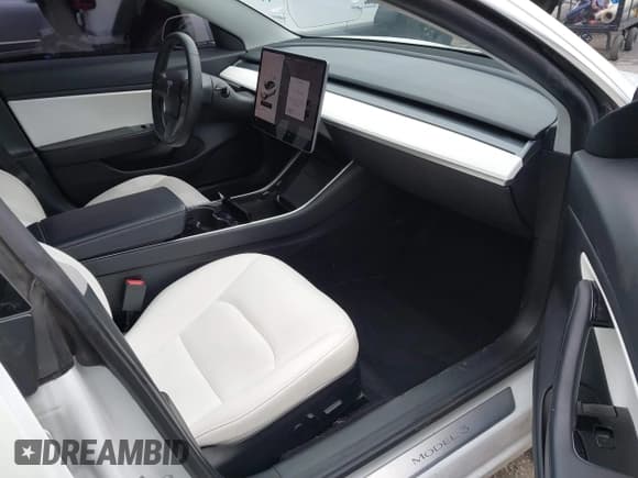 ✅ 2020 Tesla Model 3 Performance • VIN: 5YJ3E1EC4LF625109 • Lot: 41735149. Wystawiony na IAAI z przebiegiem 95 010 mil. Bezpłatny archiwum sprzedaży aukcyjnych z USA i szczegółowy raport historii pojazdu na DreamBid. Zdjęcie 5.