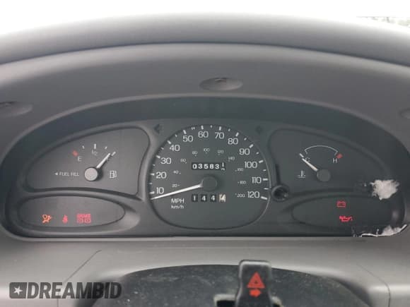 ✅ 2002 Ford Escort Fleet Standard • VIN: 3FAFP13P22R196732 • Lot: 90061435. Wystawiony na Copart z przebiegiem 35 831 mil. Bezpłatny archiwum sprzedaży aukcyjnych z USA i szczegółowy raport historii pojazdu na DreamBid. Zdjęcie 9.