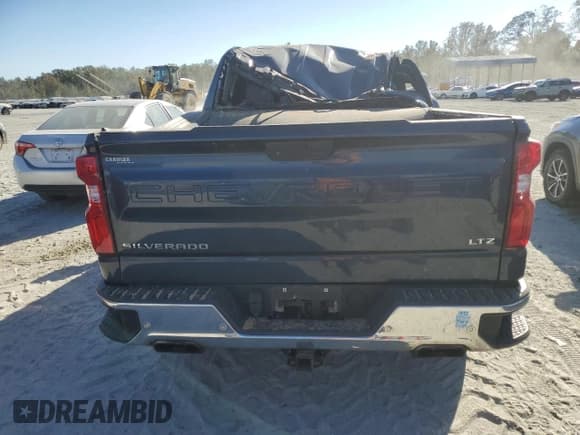 ✅ 2019 Chevrolet Silverado 1500 LTZ • VIN: 3GCUYGEL1KG216802 • Lot: 75756174. Wystawiony na Copart z przebiegiem 99 043 mil. Bezpłatny archiwum sprzedaży aukcyjnych z USA i szczegółowy raport historii pojazdu na DreamBid. Zdjęcie 6.