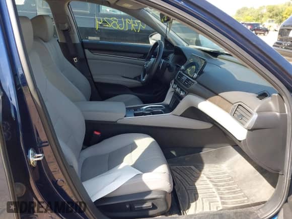 2018 Honda Accord EX-L z VIN 1HGCV3F52JA003319, wystawiony jako IAAI lot #43196824 z przebiegiem 69 603 mil mil oraz . Historia ofert i sprzedaży dostępna na DreamBid. Obrazek 5.