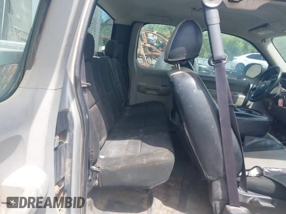 ✅ 2011 Chevrolet Silverado 2500HD • VIN: 1GB2KVCG0BZ409840 • Lot: 42944133. Wystawiony na IAAI z przebiegiem Nie podano. Bezpłatny archiwum sprzedaży aukcyjnych z USA i szczegółowy raport historii pojazdu na DreamBid. Zdjęcie 8.