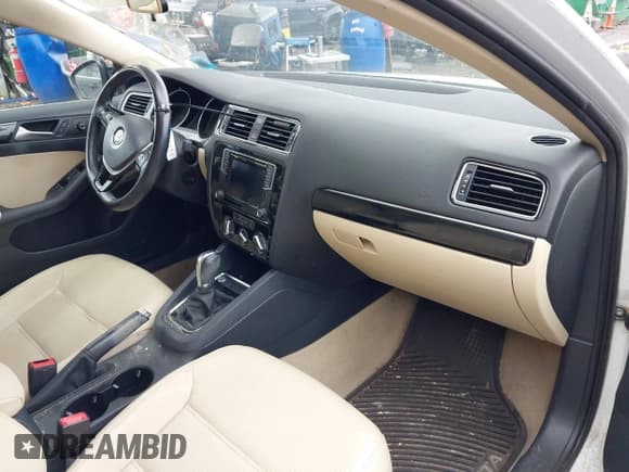 ✅ 2016 Volkswagen Jetta SEL • VIN: 3VWL07AJ3GM297959 • Lot: 42319444. Listed on IAAI with 50,130 mi. Free auction sales archive from the USA and detailed vehicle history report at DreamBid. Image 5.