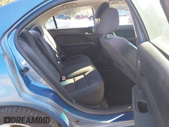 ✅ 2009 Ford Fusion SE • VIN: 3FAHP07Z49R104271 • Lot: 43687414. Listed on IAAI with 130,604 mi. Free auction sales archive from the USA and detailed vehicle history report at DreamBid. Image 8.