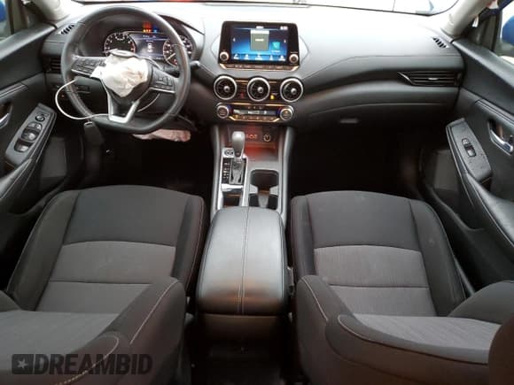 ✅ 2024 Nissan Sentra SV • VIN: 3N1AB8CV8RY323660 • Lot: 89920185. Wystawiony na Copart z przebiegiem 17 970 mil. Bezpłatny archiwum sprzedaży aukcyjnych z USA i szczegółowy raport historii pojazdu na DreamBid. Zdjęcie 8.