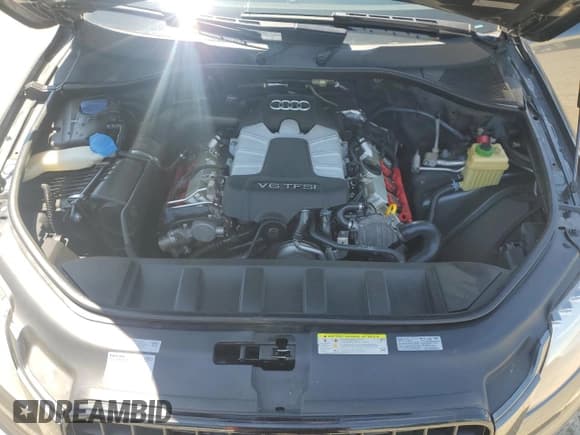 ✅ 2015 Audi Q7 S line Prestige • VIN: WA1DGAFE9FD008020 • Lot: 56823245. Listed on Copart with 162,087 mi. Free auction sales archive from the USA and detailed vehicle history report at DreamBid. Image 11.