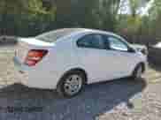 2020 Chevrolet Sonic LS с VIN 1G1JB5SB2L4132029, выставлен на аукционе Copart как лот 64029135 с пробегом 49 250 миль миль и Списание • Salvage title. История ставок и продаж доступна на DreamBid. Изображение 3.