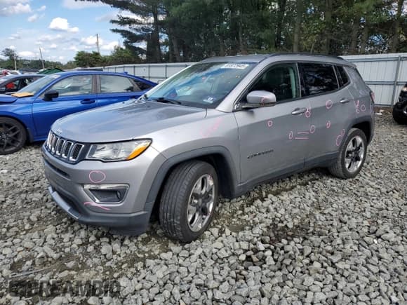 ✅ 2019 Jeep Compass Limited • VIN: 3C4NJCCB3KT675994 • Lot: 81872945. Wystawiony na Copart z przebiegiem 100 522 mil. Bezpłatny archiwum sprzedaży aukcyjnych z USA i szczegółowy raport historii pojazdu na DreamBid. Zdjęcie 1.