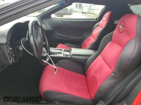 1994 Chevrolet Corvette с VIN 1G1YY32P1R5114993, выставлен на аукционе Copart как лот 82094525 с пробегом Не указан миль и Чистый • Clean title. История ставок и продаж доступна на DreamBid. Изображение 7.