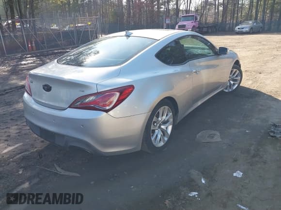 ✅ 2013 Hyundai Genesis Coupe R-Spec • VIN: KMHHU6KJ9DU106263 • Lot: 41678274. Wystawiony na IAAI z przebiegiem 172 294 mil. Bezpłatny archiwum sprzedaży aukcyjnych z USA i szczegółowy raport historii pojazdu na DreamBid. Zdjęcie 4.