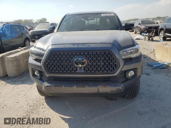 ✅ 2021 Toyota Tacoma Limited • VIN: 3TMGZ5AN1MM380464 • Lot: 86884305. Listed on Copart with 63,425 mi. Free auction sales archive from the USA and detailed vehicle history report at DreamBid. Image 5.