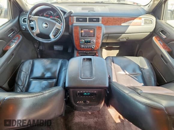 ✅ 2009 Chevrolet Tahoe LTZ • VIN: 1GNFC33J19R291907 • Lot: 84925375. Wystawiony na Copart z przebiegiem 210 706 mil. Bezpłatny archiwum sprzedaży aukcyjnych z USA i szczegółowy raport historii pojazdu na DreamBid. Zdjęcie 8.