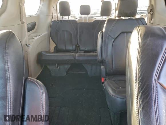 ✅ 2017 Chrysler Pacifica Touring L • VIN: 2C4RC1BG0HR627314 • Лот: 94179025. Опубликован ранее на Copart с пробегом 122 689 миль. Бесплатный доступ к архиву аукционных продаж из США и подробный отчёт об истории автомобиля на DreamBid. Изображение 10.