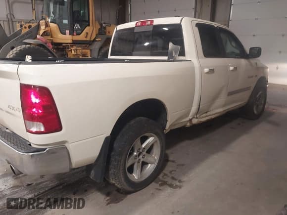 ✅ 2010 Dodge 1500 TRX • VIN: 1D7RV1GT8AS226944 • Lot: 42292091. Wystawiony na IAAI z przebiegiem 179 225 mil. Bezpłatny archiwum sprzedaży aukcyjnych z USA i szczegółowy raport historii pojazdu na DreamBid. Zdjęcie 4.