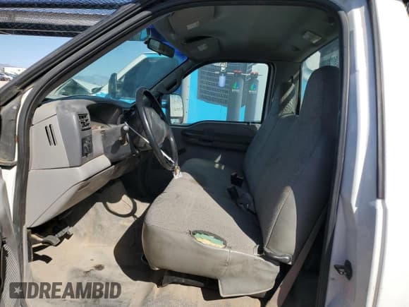 ✅ 2001 Ford F-250 XL • VIN: 1FTNF20LX1EC34824 • Lot: 55079375. Listed on Copart with 141,659 mi. Free auction sales archive from the USA and detailed vehicle history report at DreamBid. Image 7.