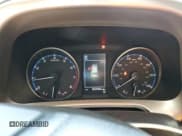 ✅ 2018 Toyota RAV4 LE • VIN: JTMZFREV5JJ750780 • Lot: 81830265. Wystawiony na Copart z przebiegiem 60 466 mil. Bezpłatny archiwum sprzedaży aukcyjnych z USA i szczegółowy raport historii pojazdu na DreamBid. Zdjęcie 9.