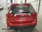 2018 Mitsubishi Outlander ES z VIN JA4AZ3A30JZ031714, wystawiony jako Copart lot #70877675 z przebiegiem 93 124 mil mil oraz Szkoda całkowita • Salvage title. Historia ofert i sprzedaży dostępna na DreamBid. Obrazek 6.