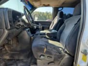 ✅ 2005 Chevrolet Silverado 1500 • VIN: 1GBJC33295F876875 • Лот: 81728055. Опубликован ранее на Copart с пробегом 224 542 миль. Бесплатный доступ к архиву аукционных продаж из США и подробный отчёт об истории автомобиля на DreamBid. Изображение 7.