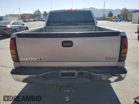 2006 GMC Sierra 1500 Work Truck with VIN 1GTEK19BX6E121799, listed as a Copart auction lot 55656655 with 200,346 mi miles and Salvage title. Bid and sale history available at DreamBid. Image 6.