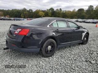 ✅ 2018 Ford Police Interceptor • VIN: 1FAHP2MKXJG110669 • Lot: 85885115. Wystawiony na Copart z przebiegiem Nie podano. Bezpłatny archiwum sprzedaży aukcyjnych z USA i szczegółowy raport historii pojazdu na DreamBid. Zdjęcie 3.