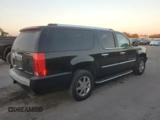 ✅ 2008 Cadillac Escalade ESV • VIN: 1GYFK66828R110117 • Lot: 93694705. Listed on Copart with 153,157 mi. Free auction sales archive from the USA and detailed vehicle history report at DreamBid. Image 3.