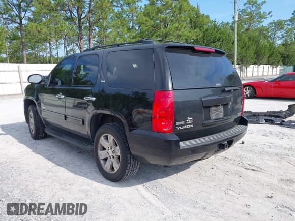 ✅ 2011 GMC Yukon SLT • VIN: 1GKS1CE00BR178946 • Lot: 42538923. Wystawiony na IAAI z przebiegiem 327 843 mil. Bezpłatny archiwum sprzedaży aukcyjnych z USA i szczegółowy raport historii pojazdu na DreamBid. Zdjęcie 3.