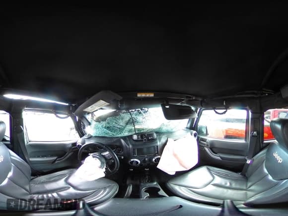 ✅ 2018 Jeep Wrangler Unlimited Rubicon Recon • VIN: 1C4HJWFG1JL840294 • Lot: 41775967. Listed on IAAI with 108,241 mi. Free auction sales archive from the USA and detailed vehicle history report at DreamBid. Image 18.