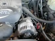 ✅ 2001 Chevrolet Silverado 2500HD LS • VIN: 1GCHK23UX1F192551 • Lot: 83001994. Wystawiony na Copart z przebiegiem 241 641 mil. Bezpłatny archiwum sprzedaży aukcyjnych z USA i szczegółowy raport historii pojazdu na DreamBid. Zdjęcie 13.