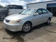 ✅ 2004 Toyota Camry LE • VIN: 4T1BF32K04U063097 • Lot: 70932064. Wystawiony na Copart z przebiegiem 178 393 mil. Bezpłatny archiwum sprzedaży aukcyjnych z USA i szczegółowy raport historii pojazdu na DreamBid. Zdjęcie 1.